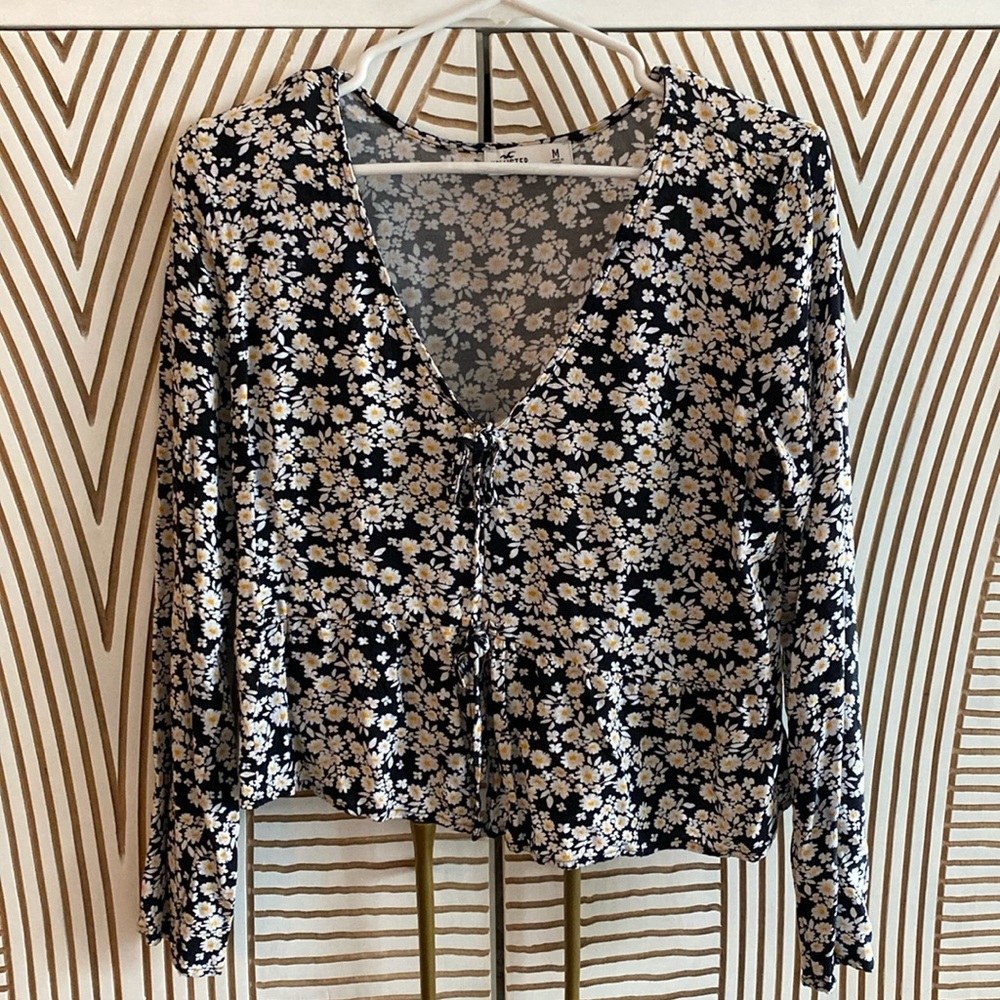 Cropped Long Sleeve Flower Hollister Top with Tie Front Detail
